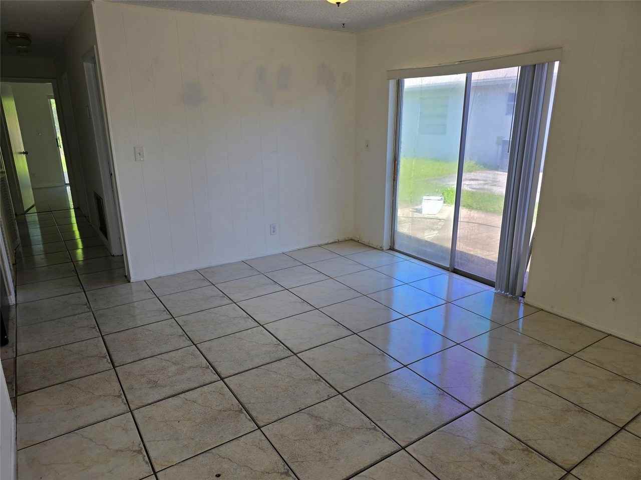 433 Sw 61st Ter - Photo 5 of 17