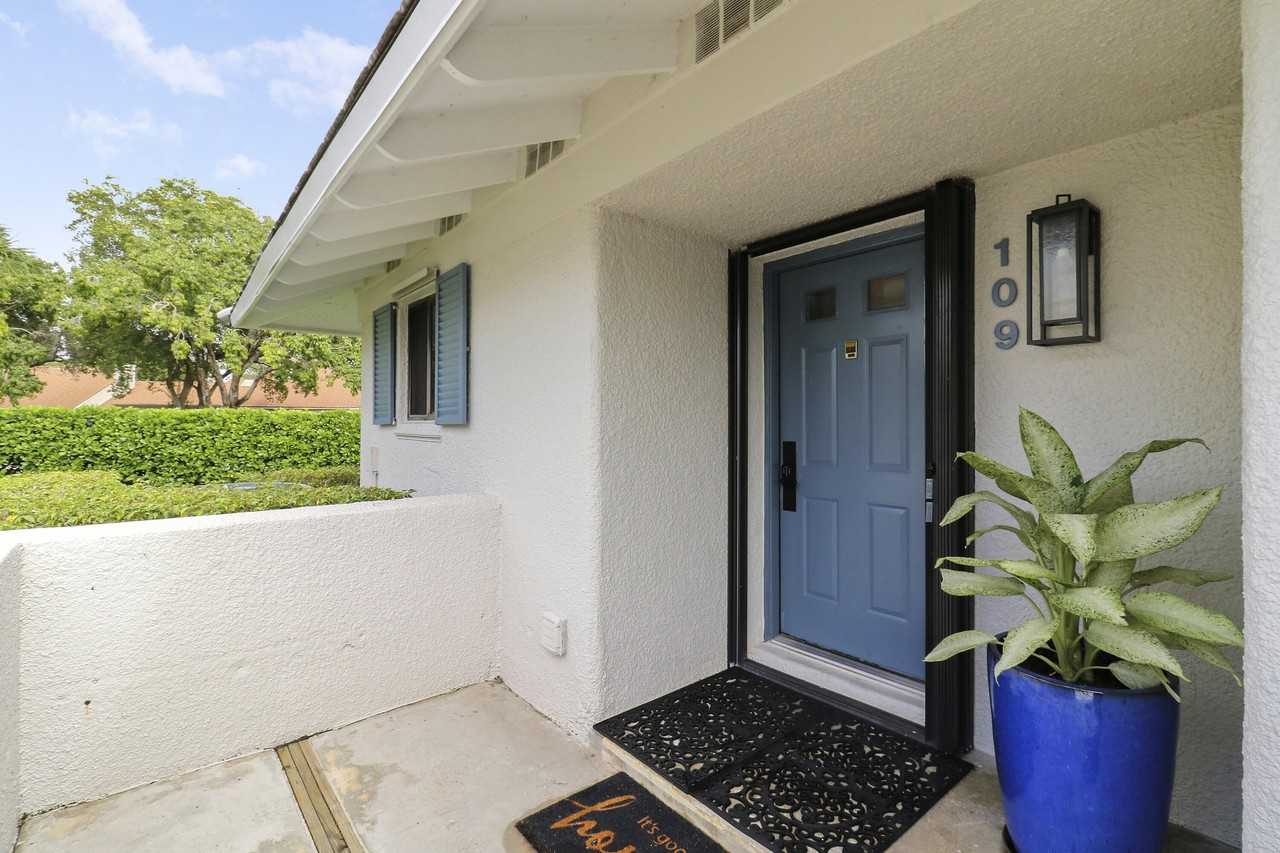 109 Club Dr - Photo 4 of 41
