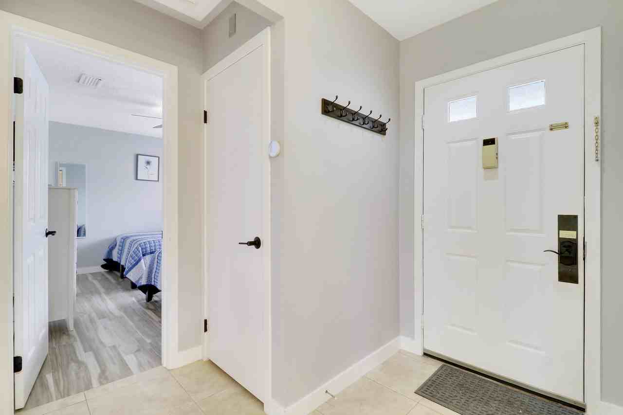 109 Club Dr - Photo 5 of 41