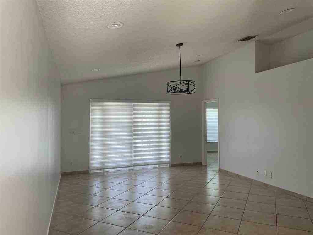 17484 Sw 22nd St - Photo 5 of 42