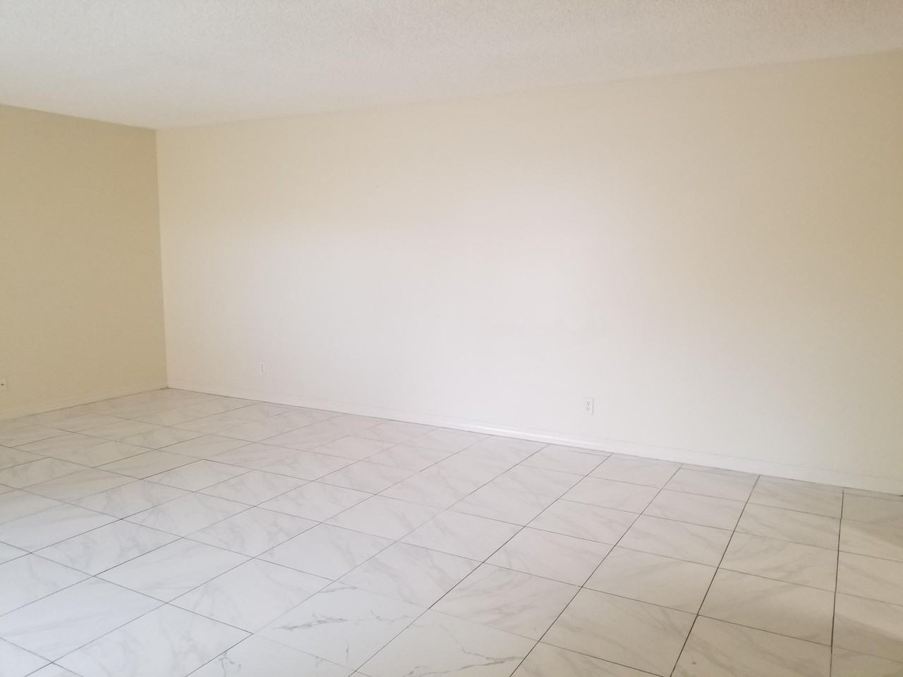 1313 Peppertree Trl #D - Photo 3 of 17