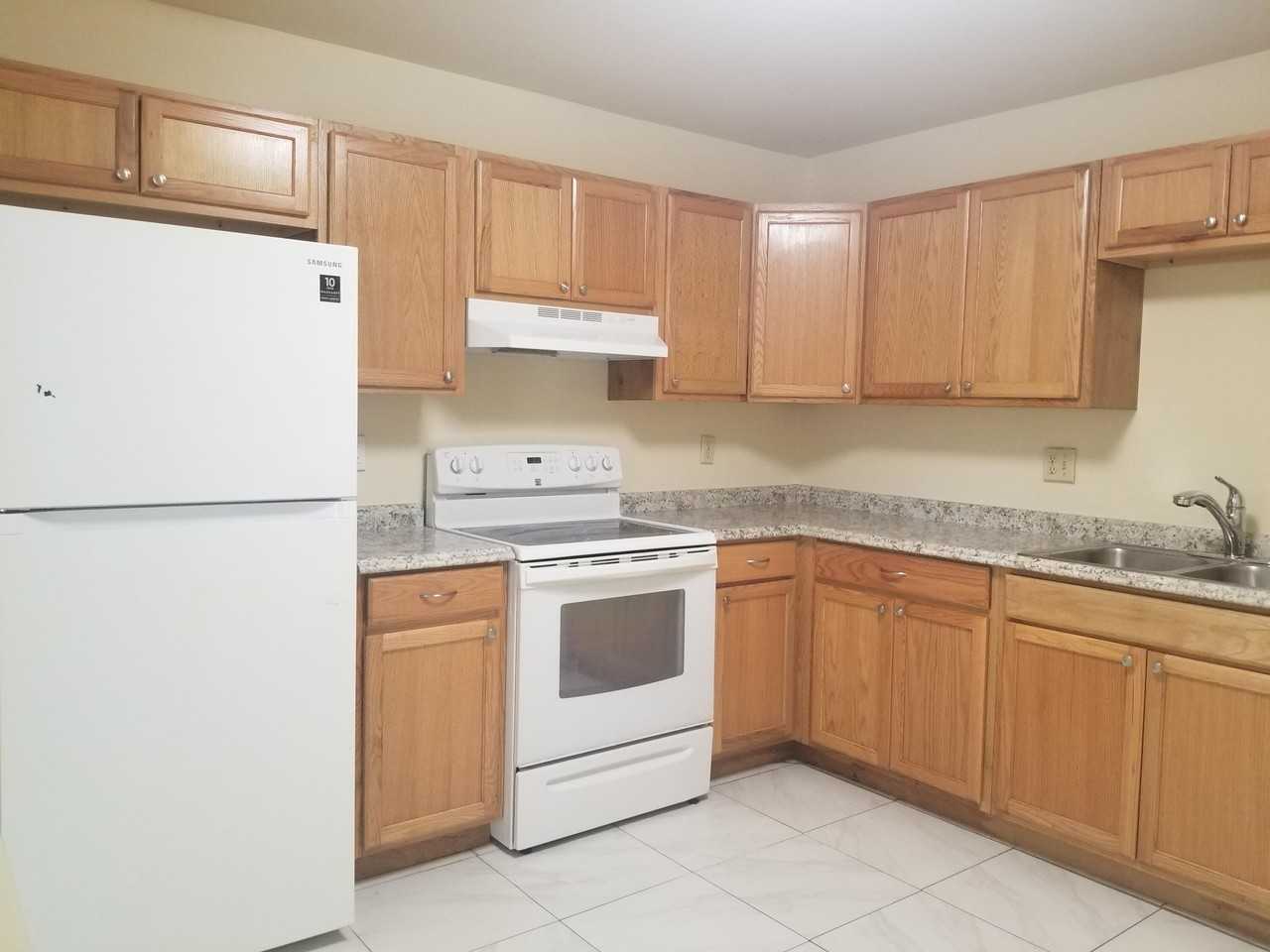 1313 Peppertree Trl #D - Photo 5 of 17