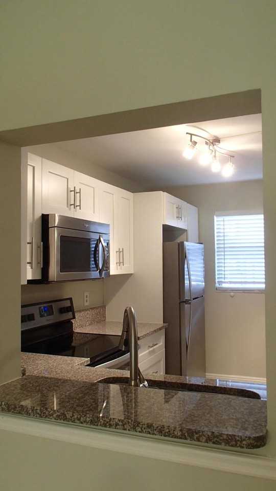 2895 Sw 22nd Ave #1020 - Photo 4 of 17
