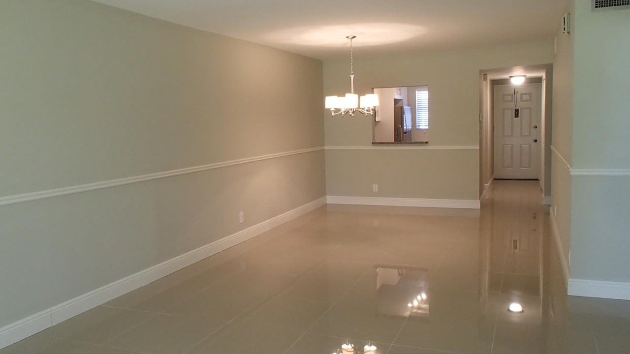 2895 Sw 22nd Ave #1020 - Photo 6 of 17