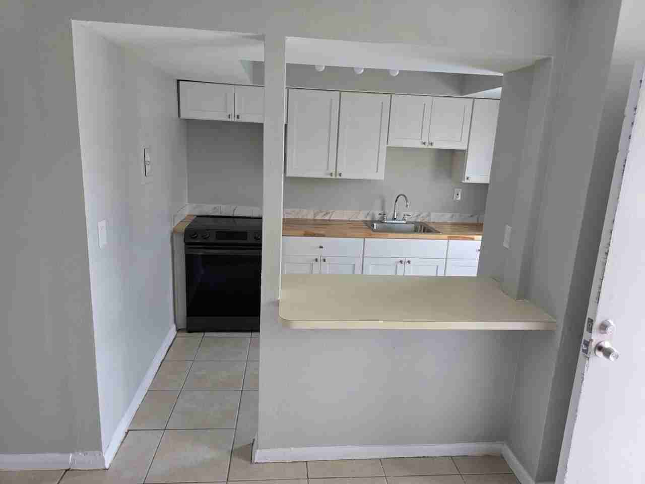 2285 Ne 172nd St #15 - Photo 2 of 18