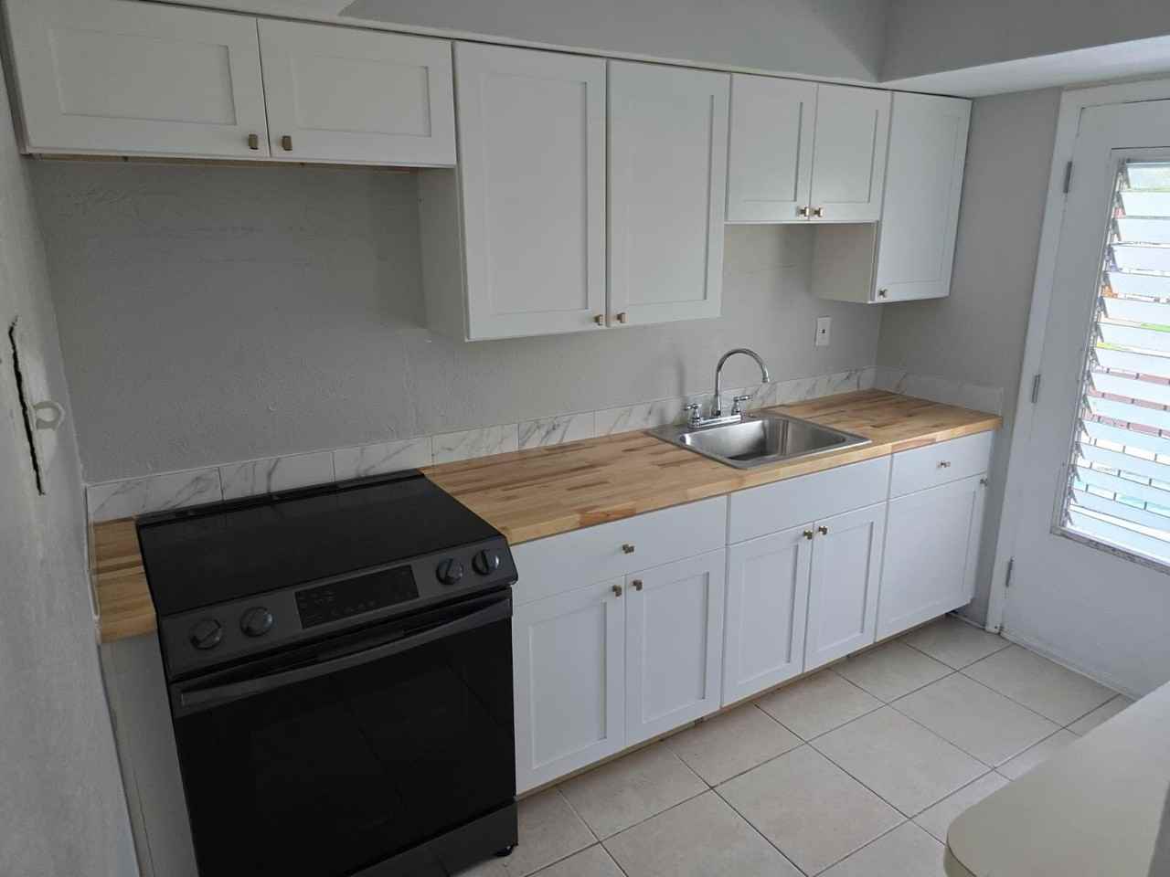 2285 Ne 172nd St #15 - Photo 3 of 18