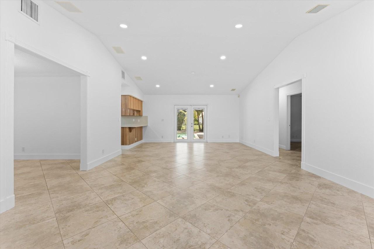 11580 Nw 20th Dr - Photo 4 of 50
