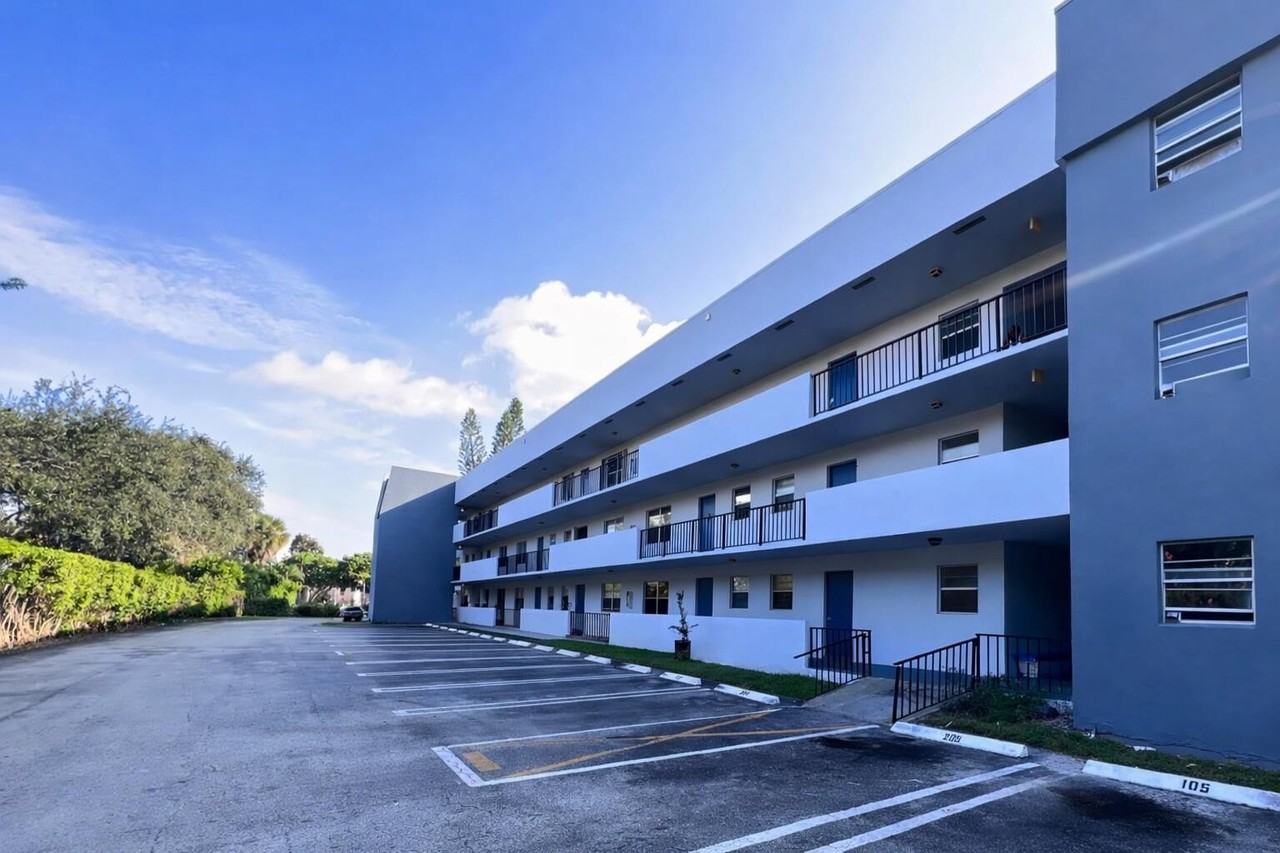 1630 Embassy Dr #311