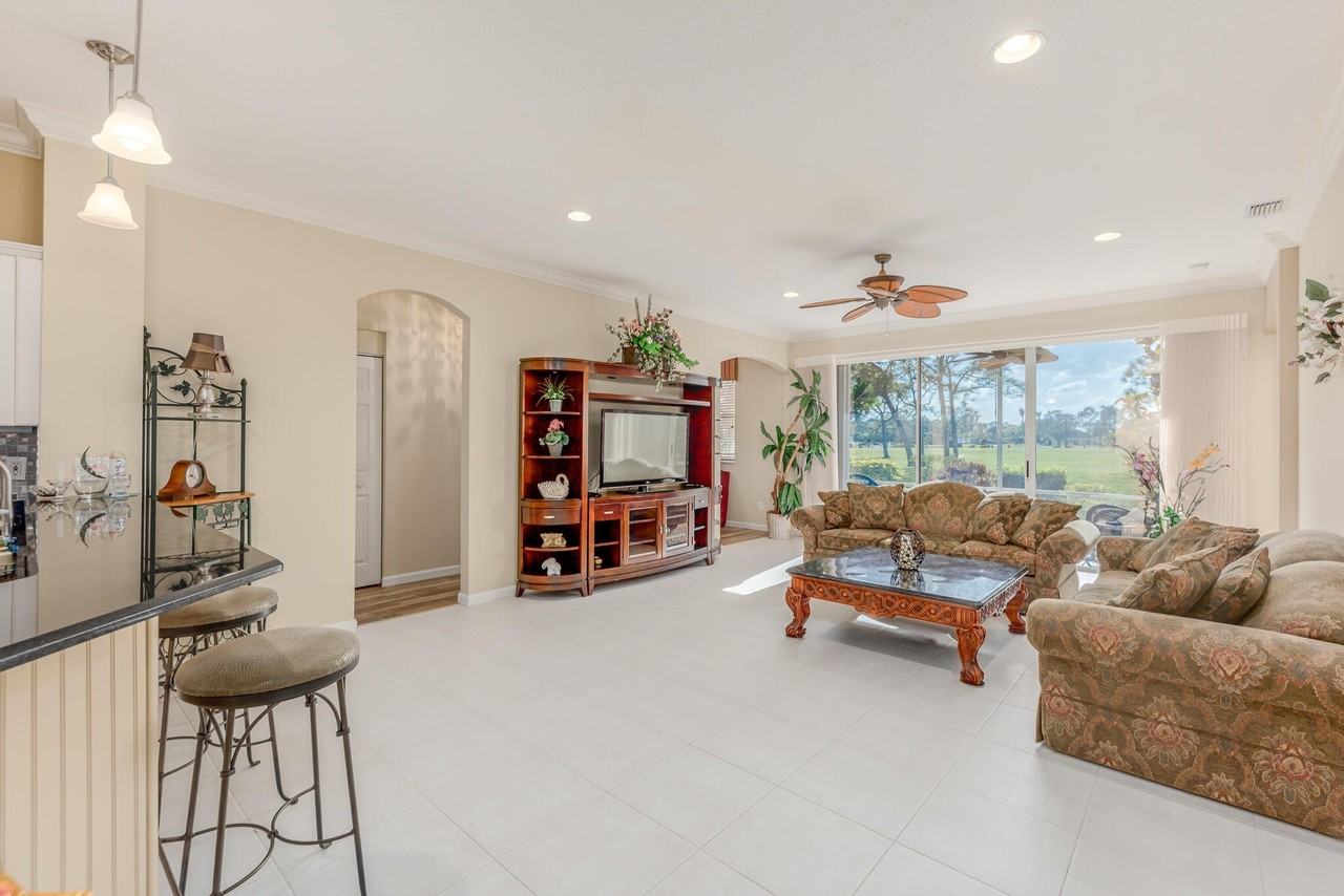 1540 Se Prestwick Ln #12A - Photo 5 of 31