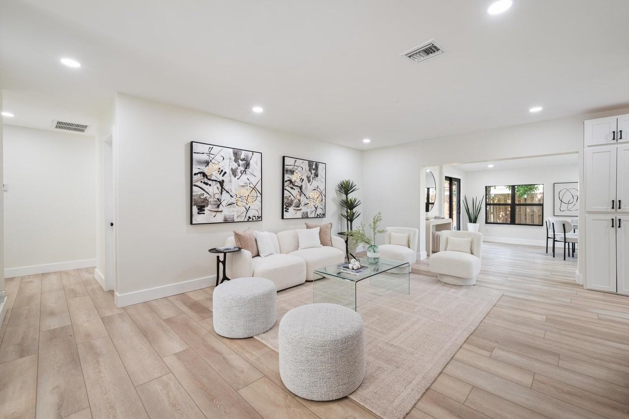 8201 Nw 67th Ave - Photo 5 of 25