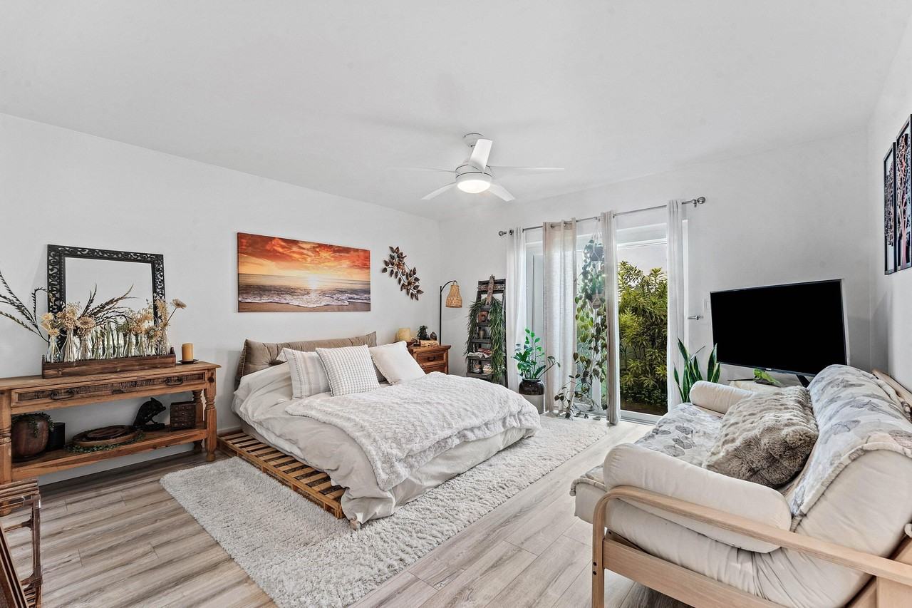 1476 Via Del Sol - Photo 3 of 21