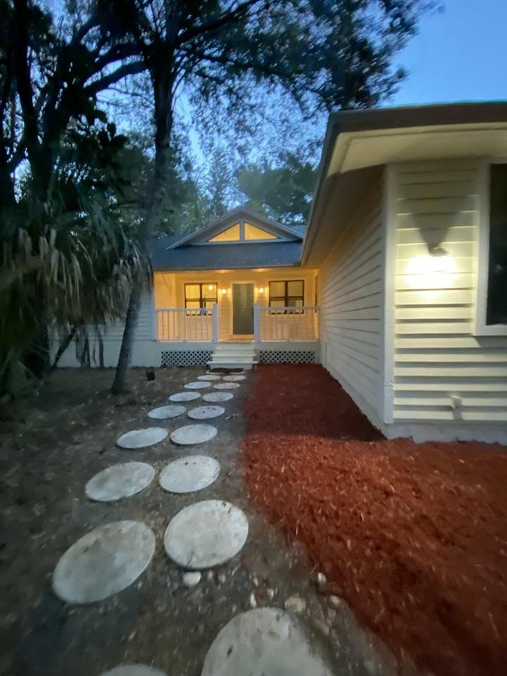 2322 Se Saint Lucie Blvd - Photo 2 of 19