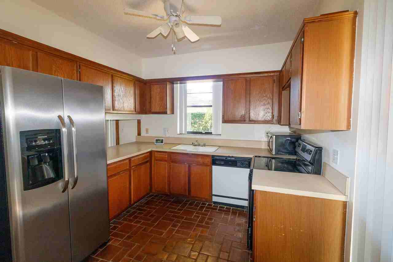 8197 Royal Palm Ct #5 - Photo 2 of 27