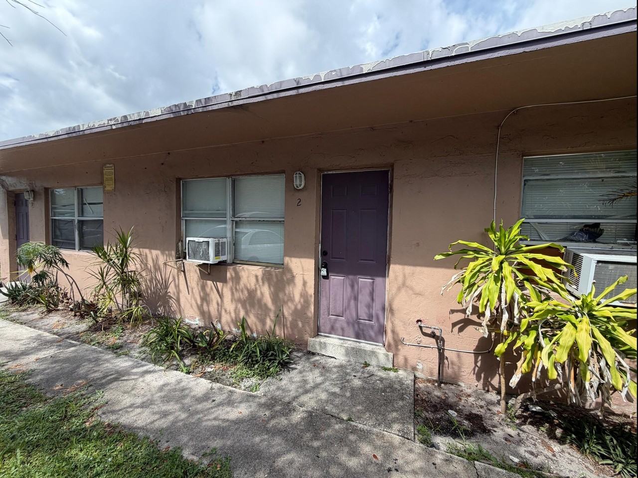 1100 Nw 7th St #2 - Photo 4 of 4