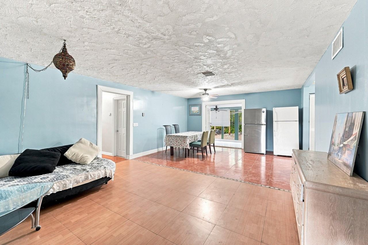 4031 Nw 7th Ave - Photo 3 of 22