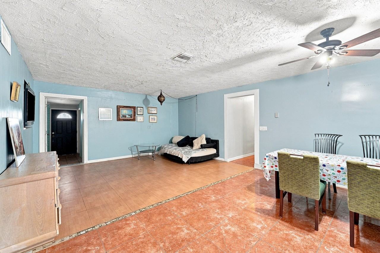 4031 Nw 7th Ave - Photo 4 of 22