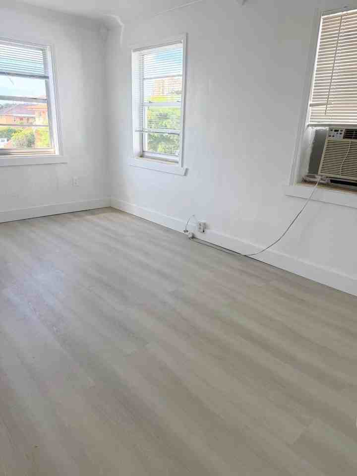 23 Sidonia Ave #3 - Photo 4 of 9