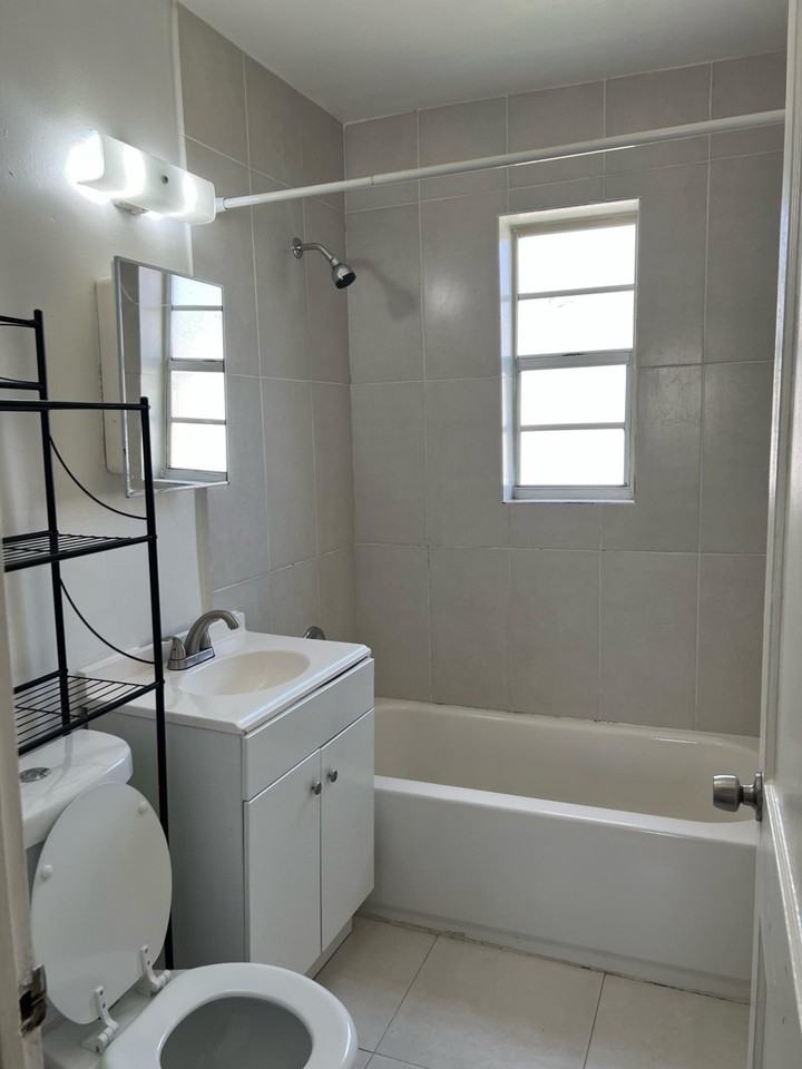 23 Sidonia Ave #3 - Photo 7 of 9