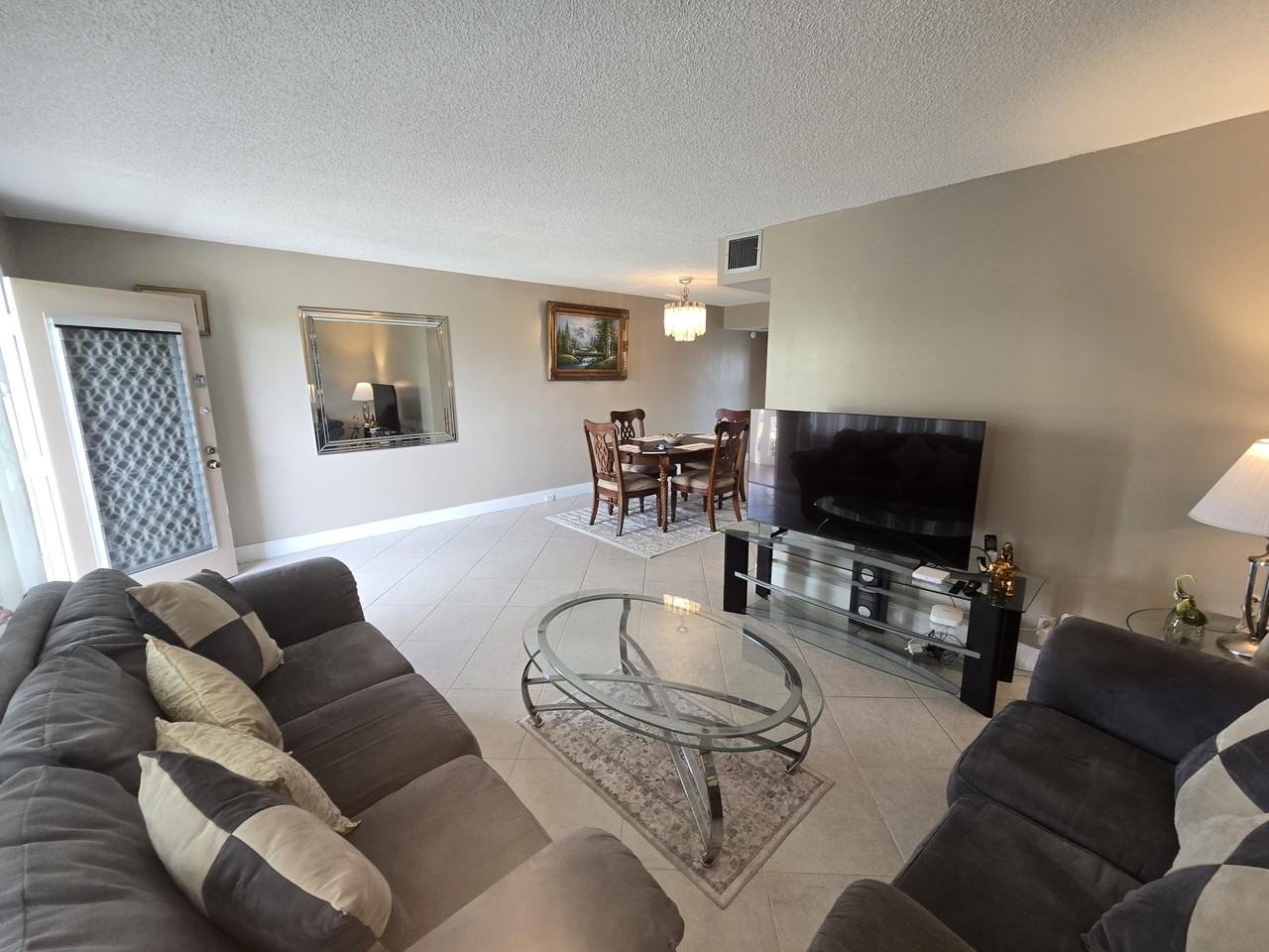 1902 Bermuda Cir #E4 - Photo 5 of 37