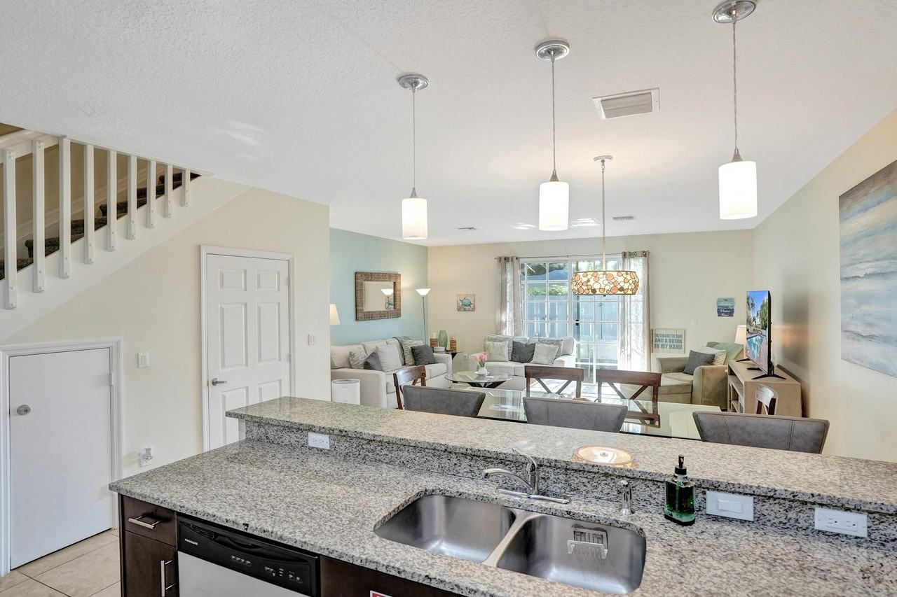 2353 Se 5th St #2353 - Photo 5 of 18