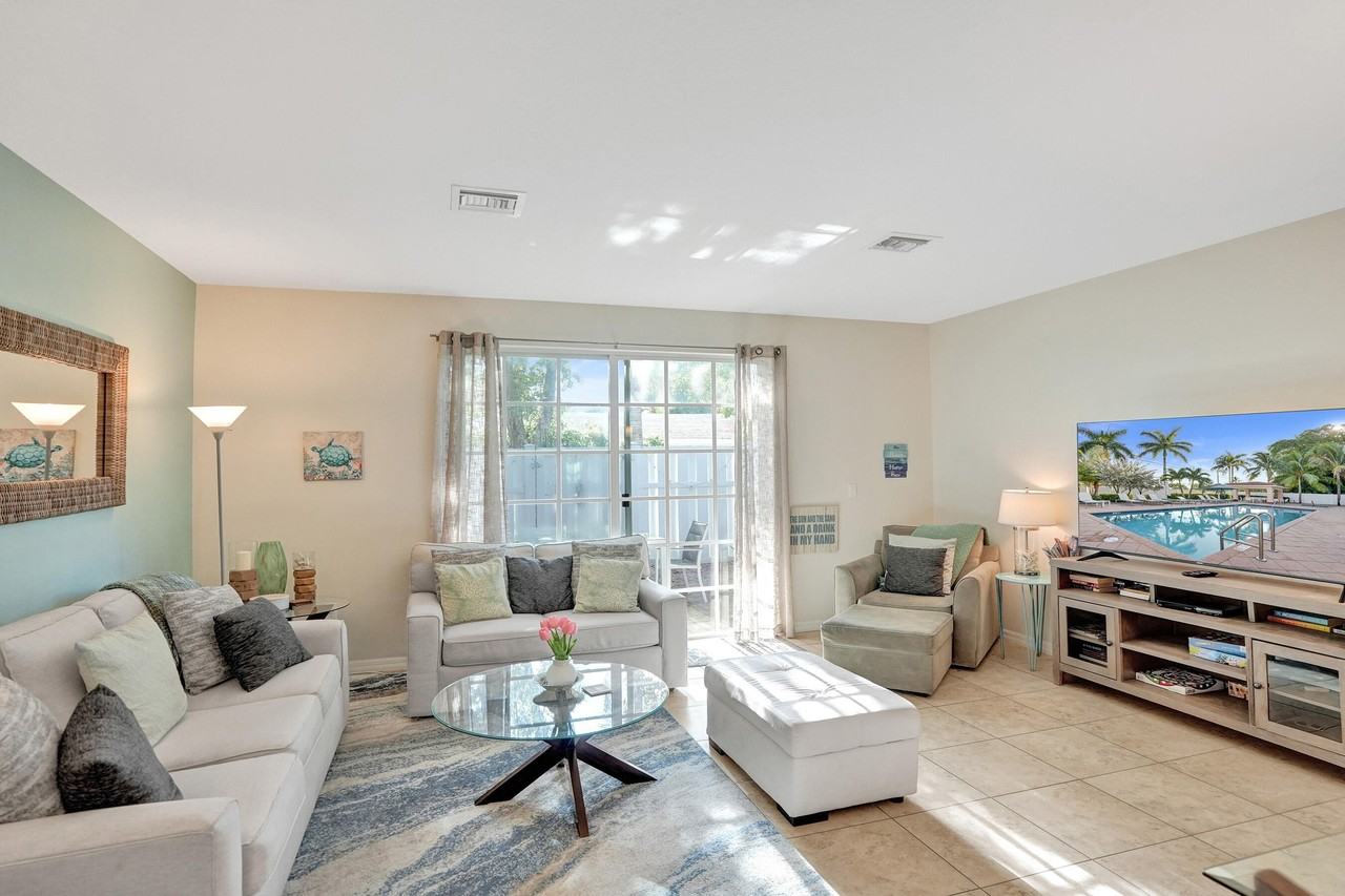 2353 Se 5th St #2353 - Photo 7 of 18