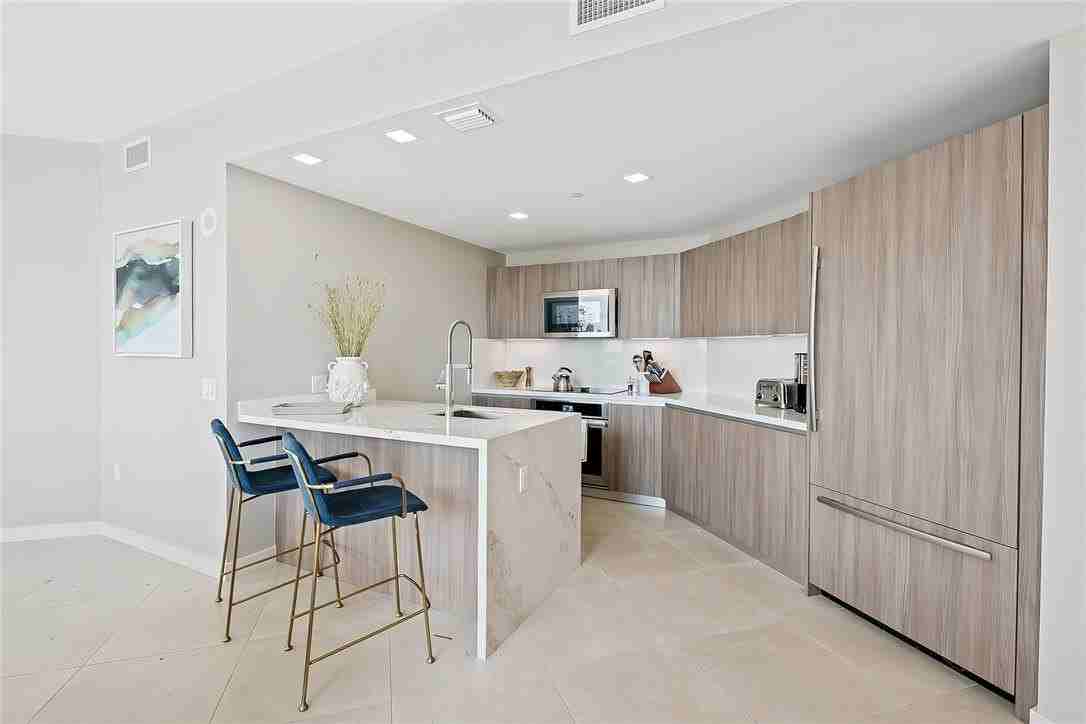 401 N Birch Rd #508 - Photo 5 of 49