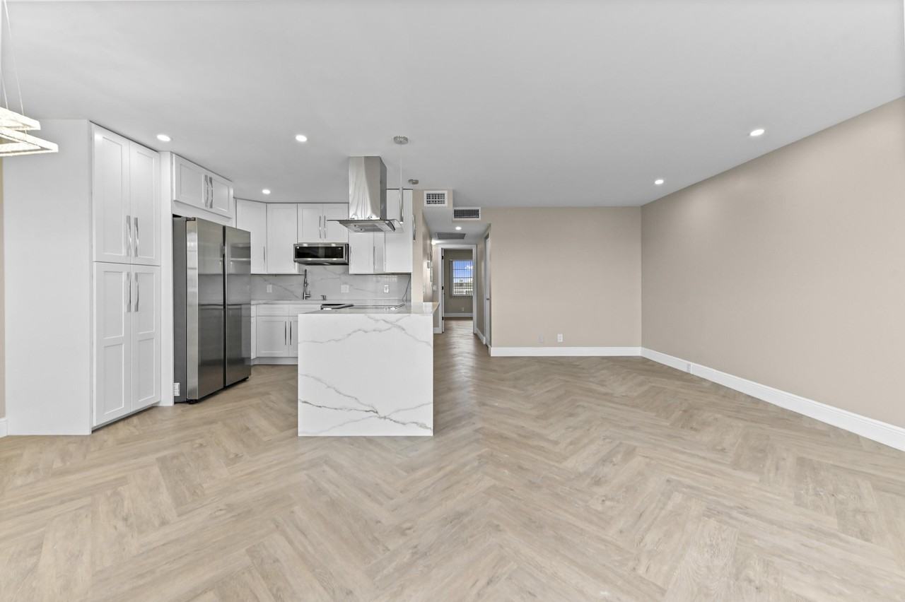 4055 Wolverton C - Photo 5 of 50