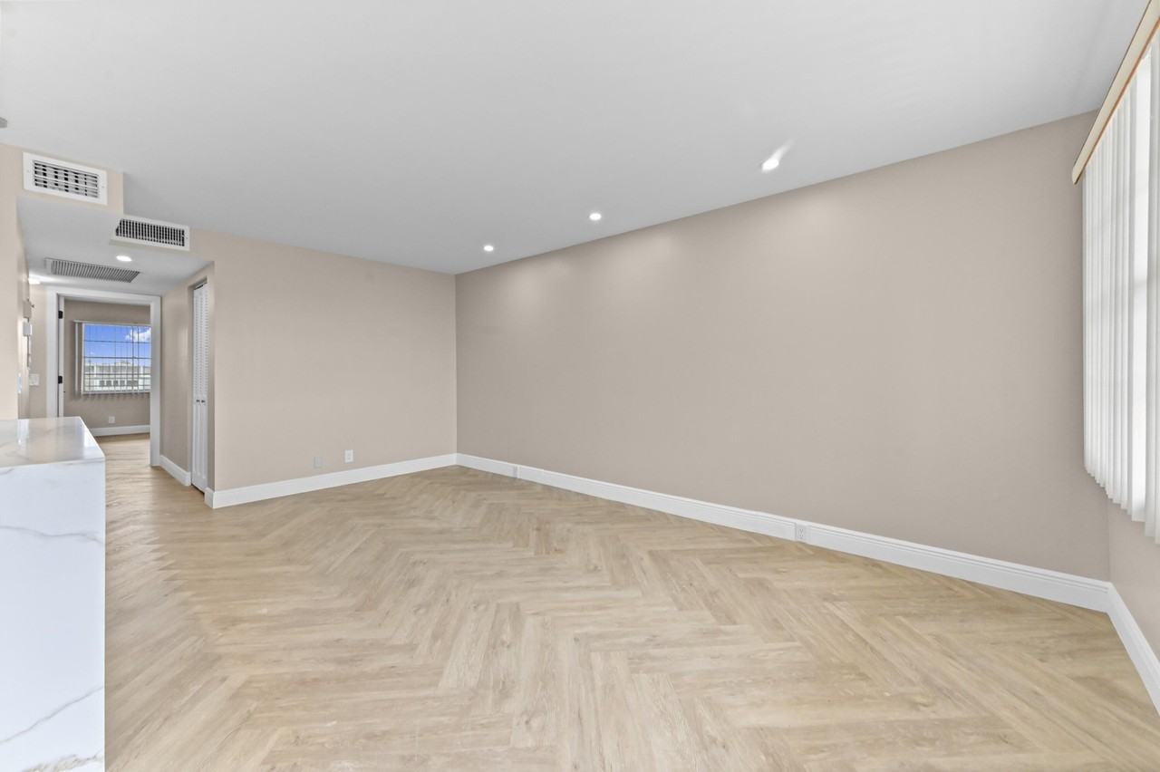 4055 Wolverton C - Photo 6 of 50