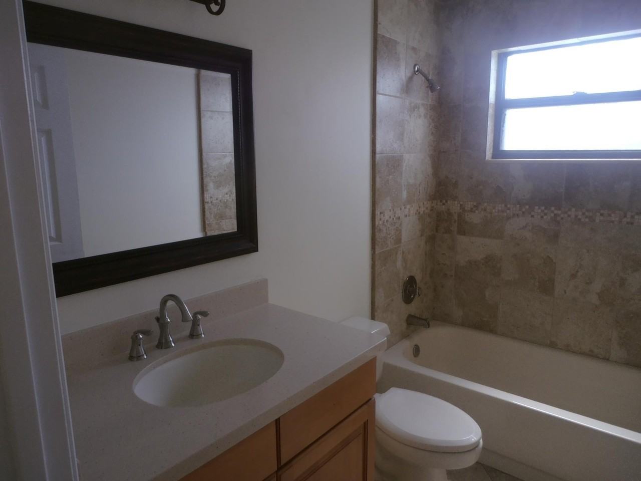 376 La Mancha Ave - Photo 5 of 17