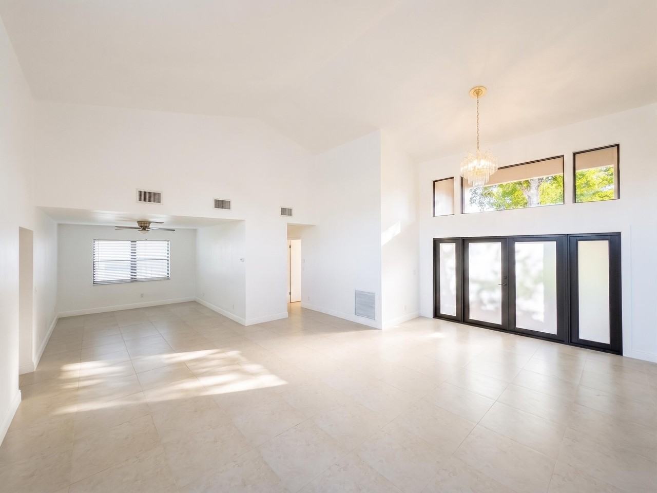 3257 Beechberry Cir - Photo 5 of 10