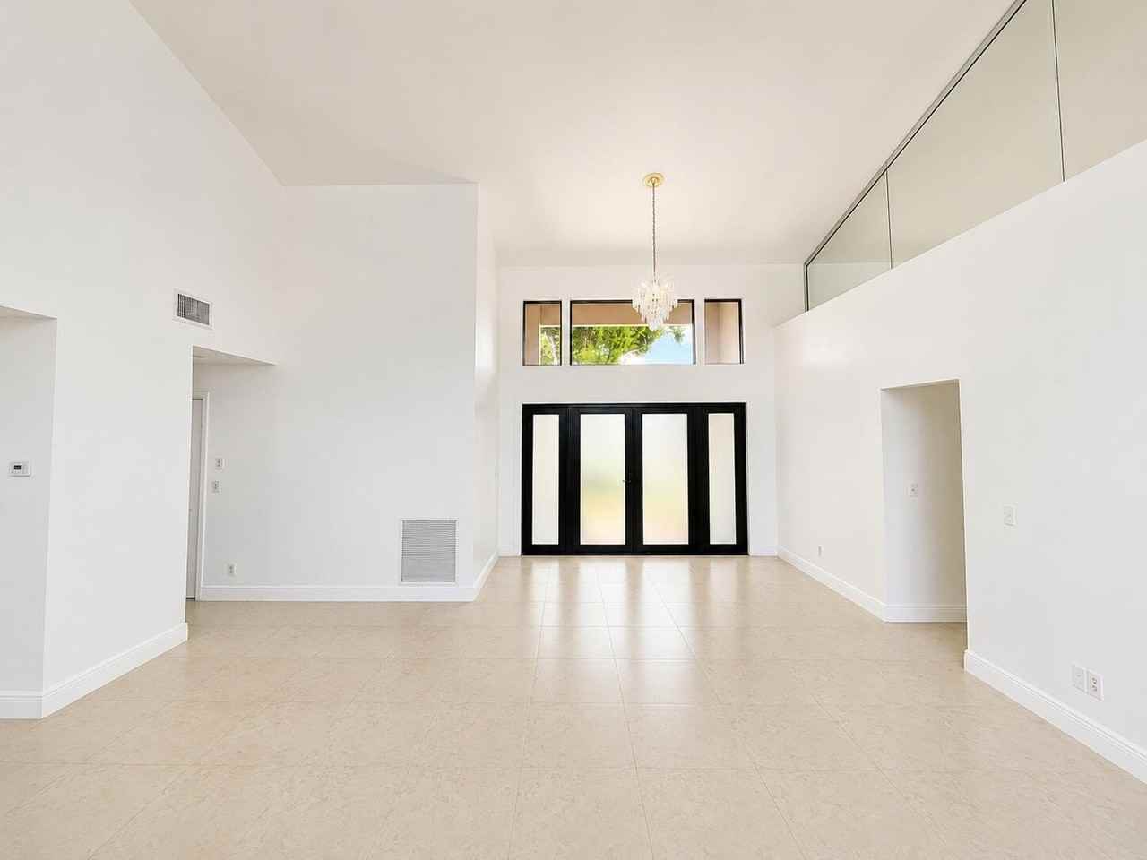 3257 Beechberry Cir - Photo 6 of 10