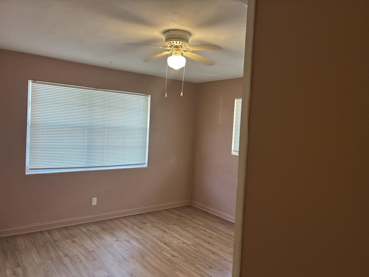 517 Silver Beach Rd - Photo 7 of 10