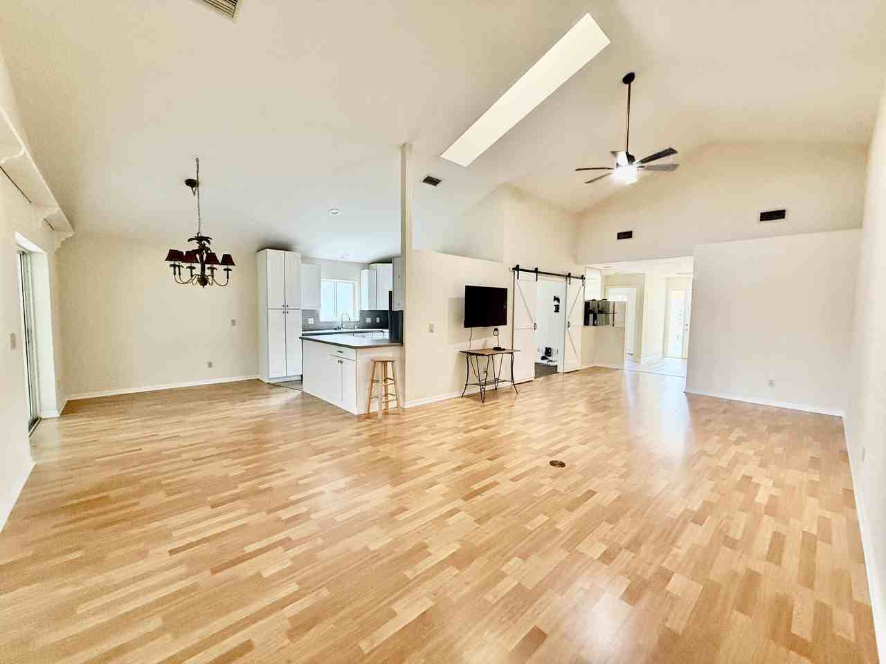 6008 Se Walkers Cay Ct - Photo 4 of 24