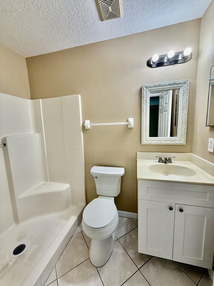 1842 Sw Leafy Rd - Photo 4 of 17