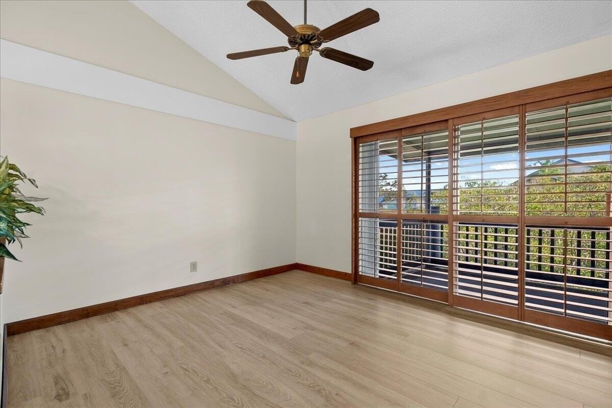 1481 Ne 14th Ct #U7 - Photo 5 of 33