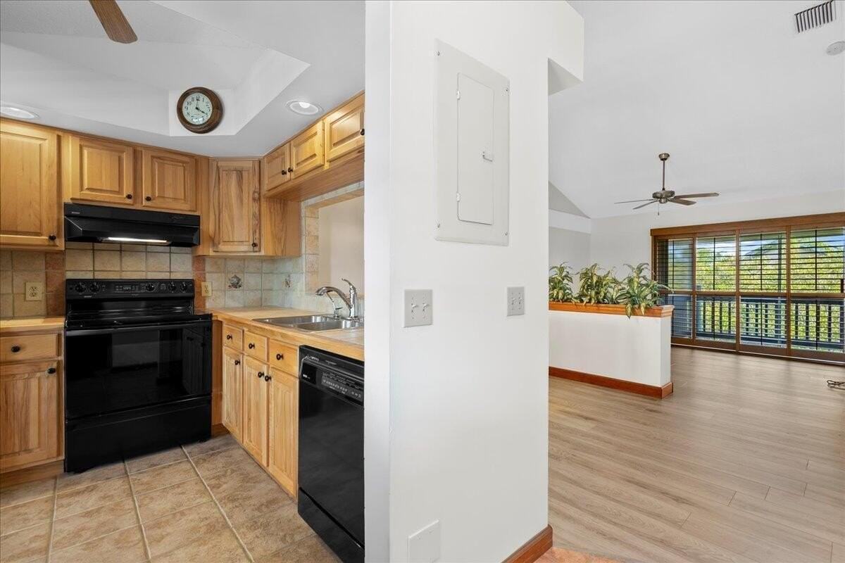 1481 Ne 14th Ct #U7 - Photo 6 of 33