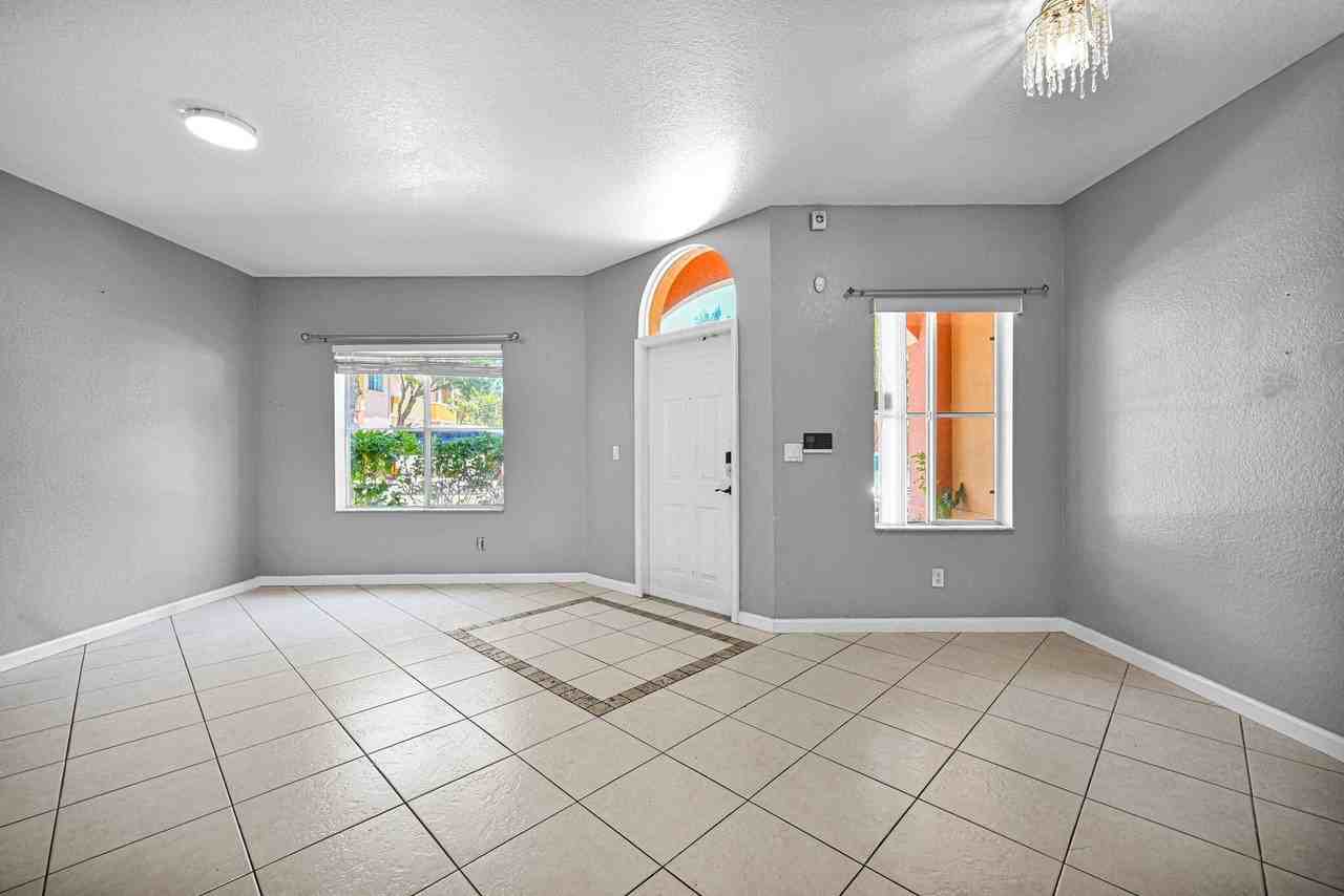 603 W Santa Catalina Cir #603 - Photo 7 of 33