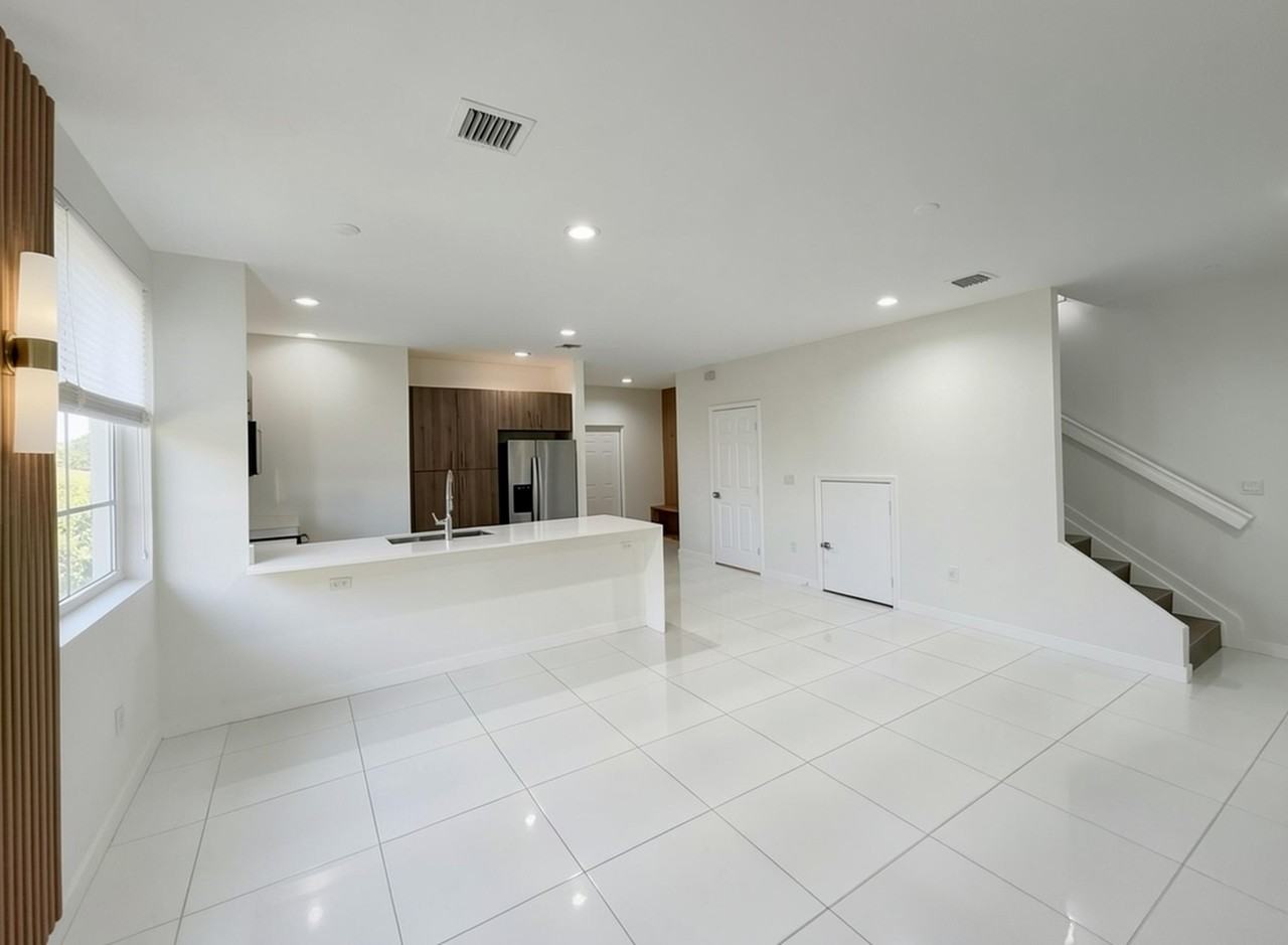 1030 Crystal Way #104 - Photo 6 of 27