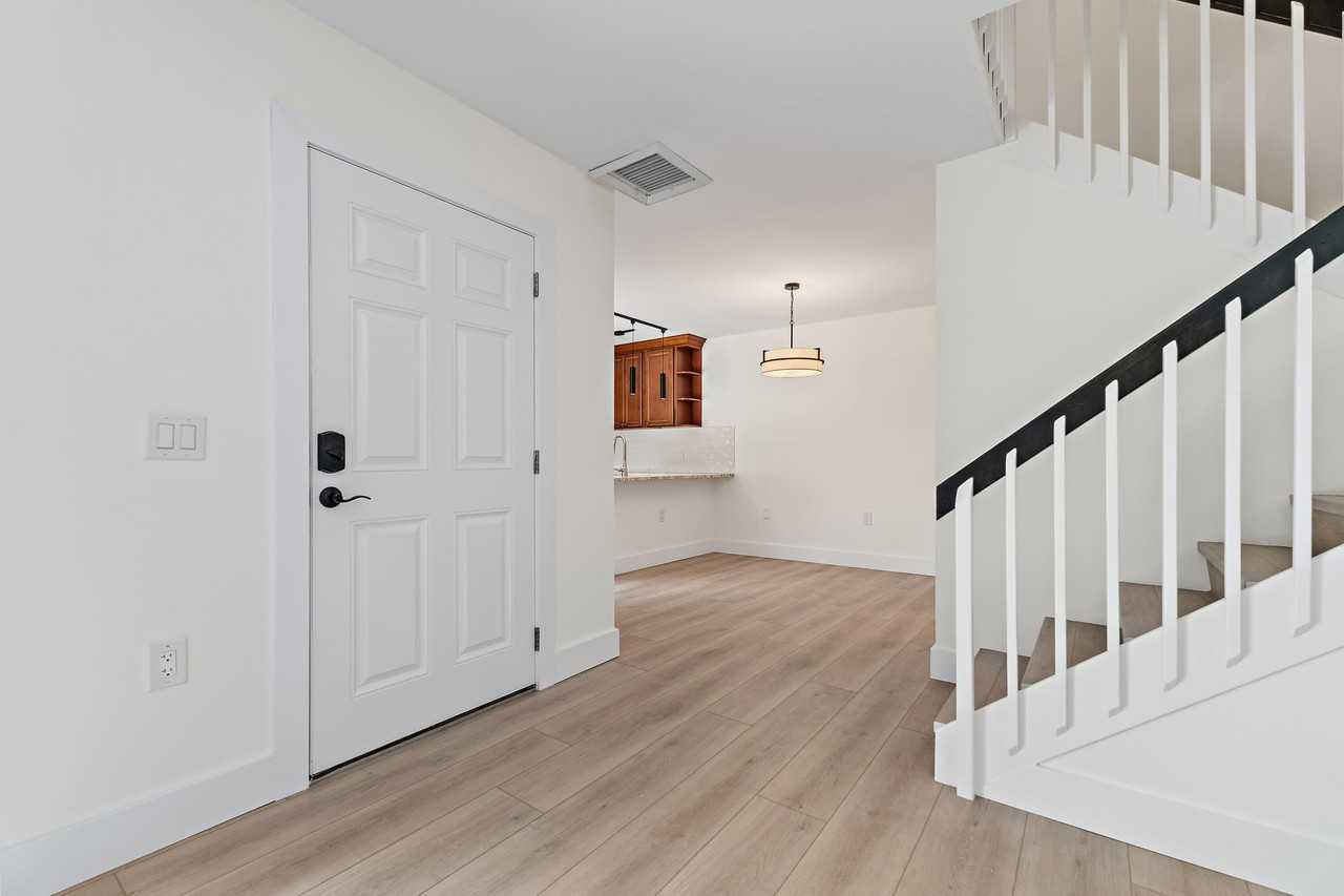 1221 12th Ct - Photo 7 of 39
