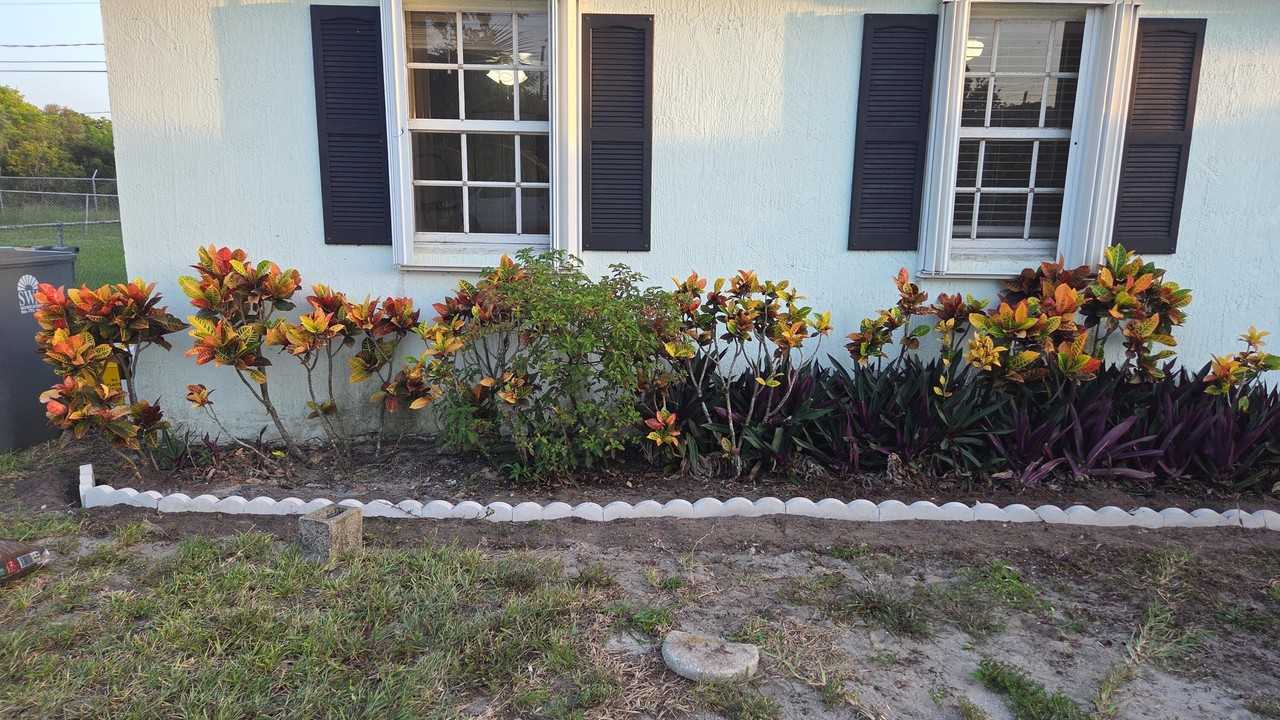 3643 Betty Ann Ct W #A - Photo 5 of 50