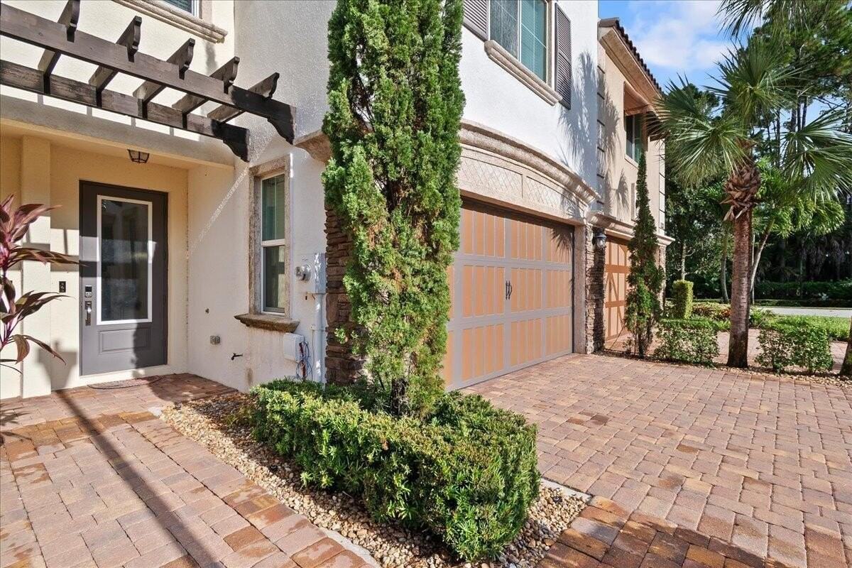 131 Sword Fern Pl - Photo 3 of 31