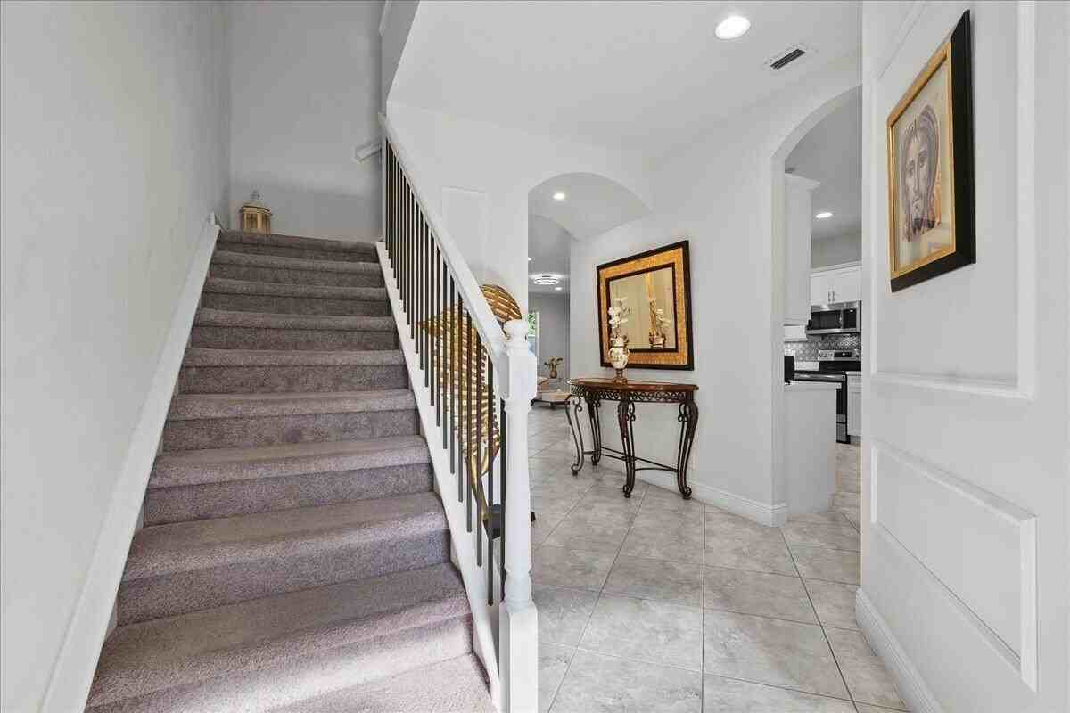 131 Sword Fern Pl - Photo 4 of 31