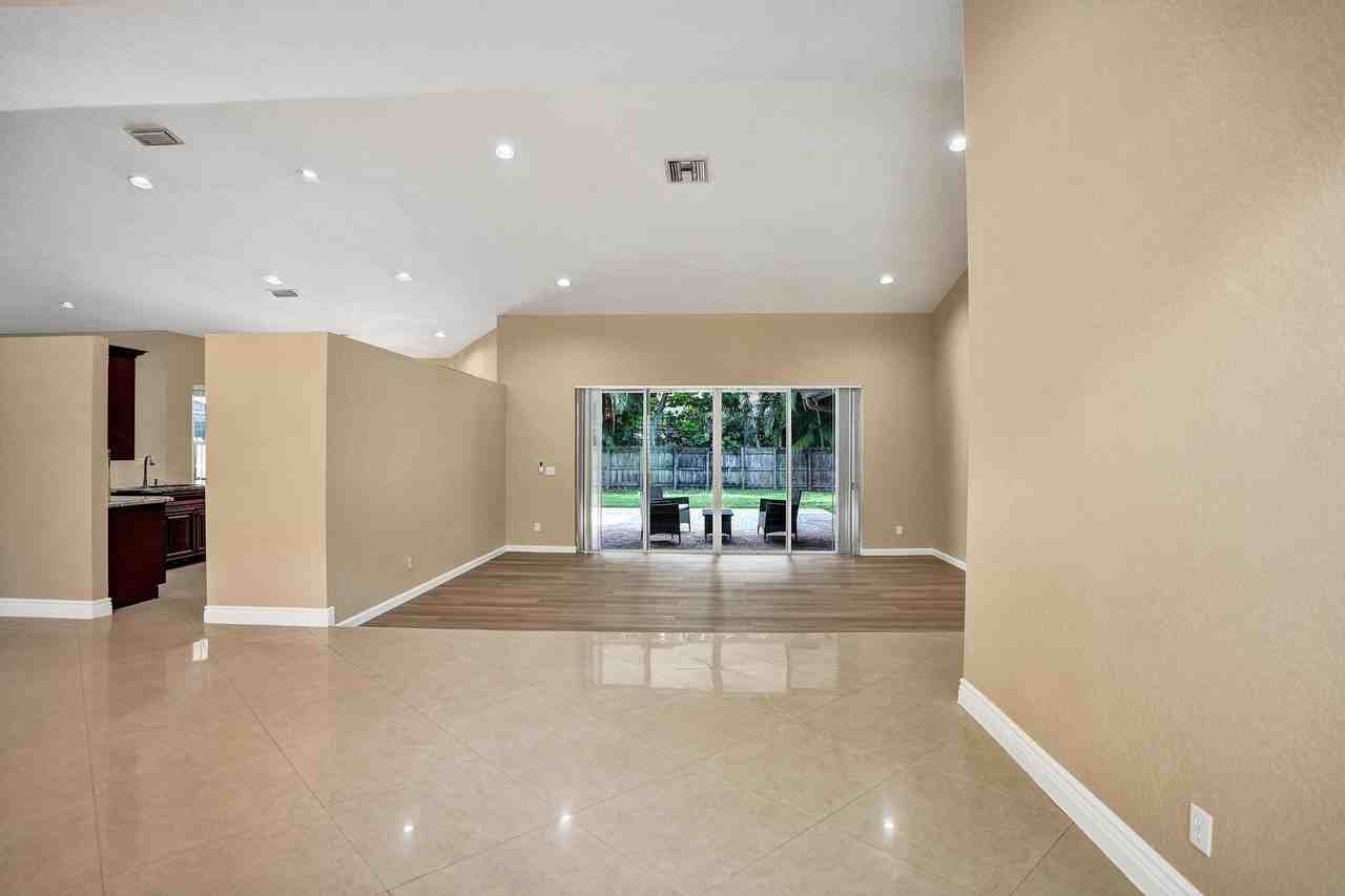 10255 Guatemala St - Photo 4 of 50