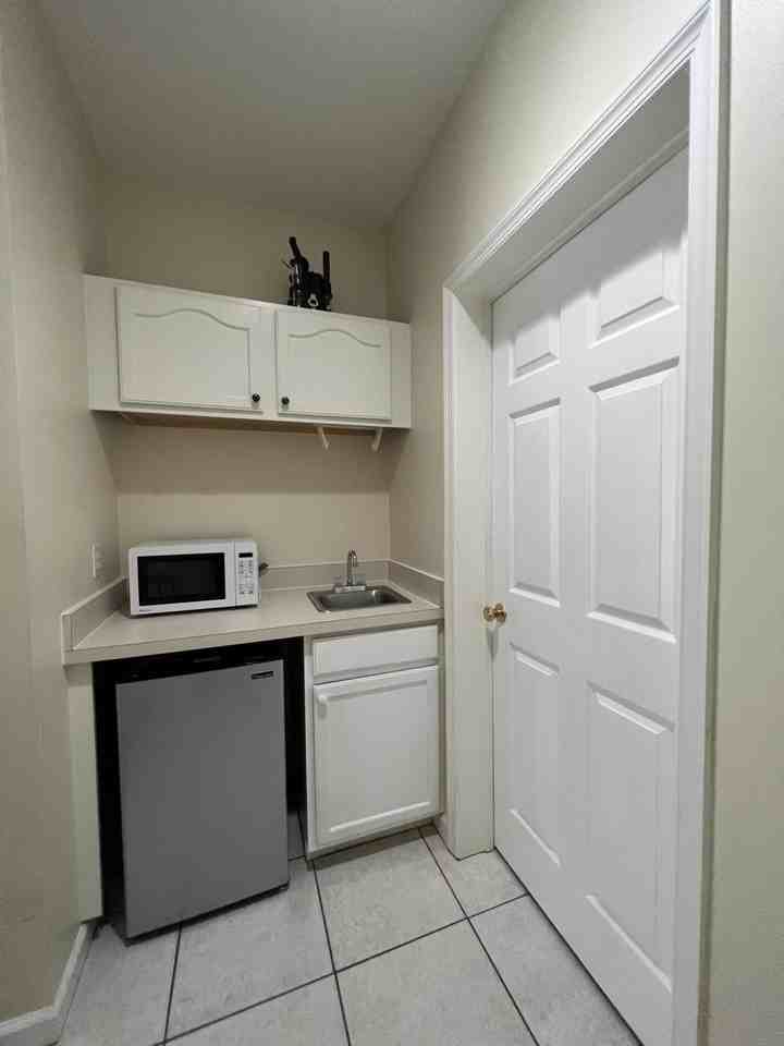8364 Mulligan Cir - Photo 3 of 14