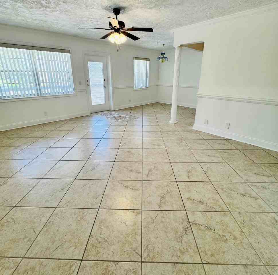 218 Kent M - Photo 7 of 20