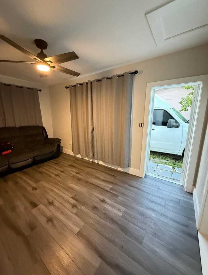 321 N 65th Ter - Photo 4 of 5