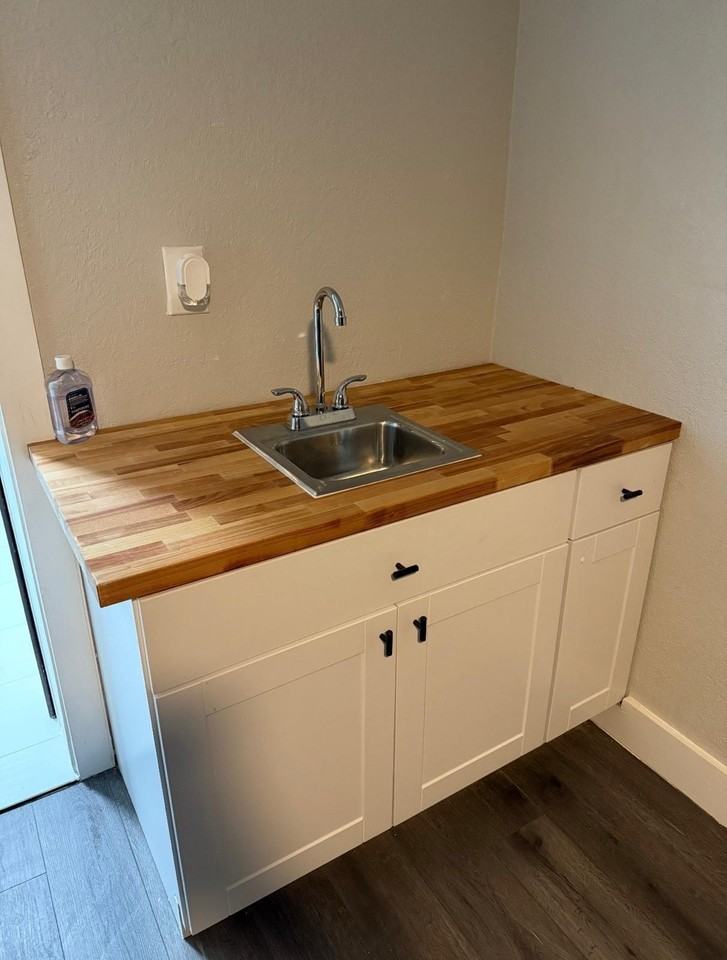 321 N 65th Ter - Photo 5 of 5