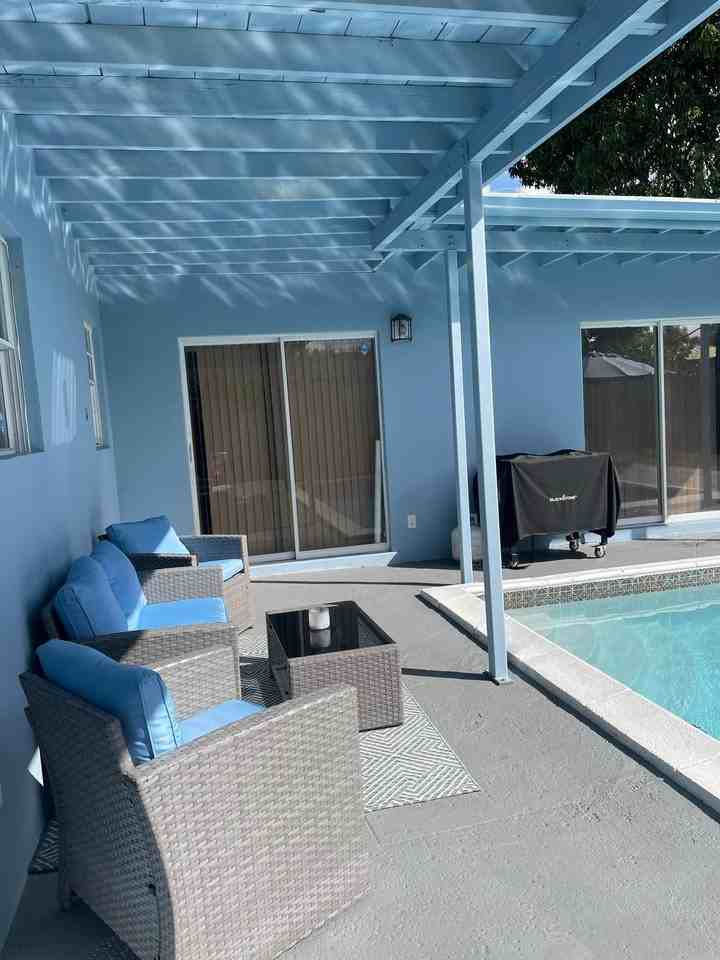 6456 Custer St - Photo 4 of 33