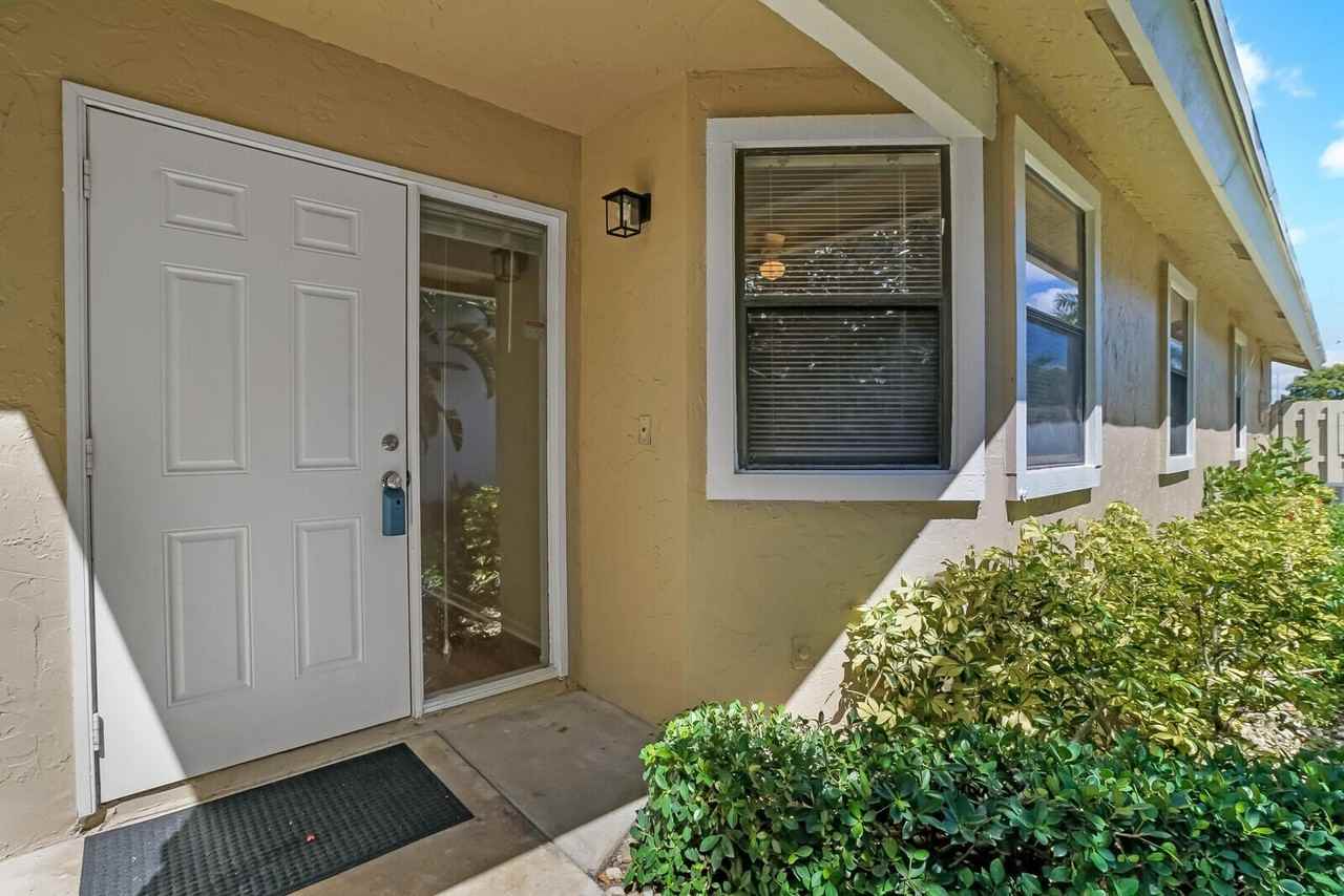 1080 Nw 19th Ter - Photo 6 of 32