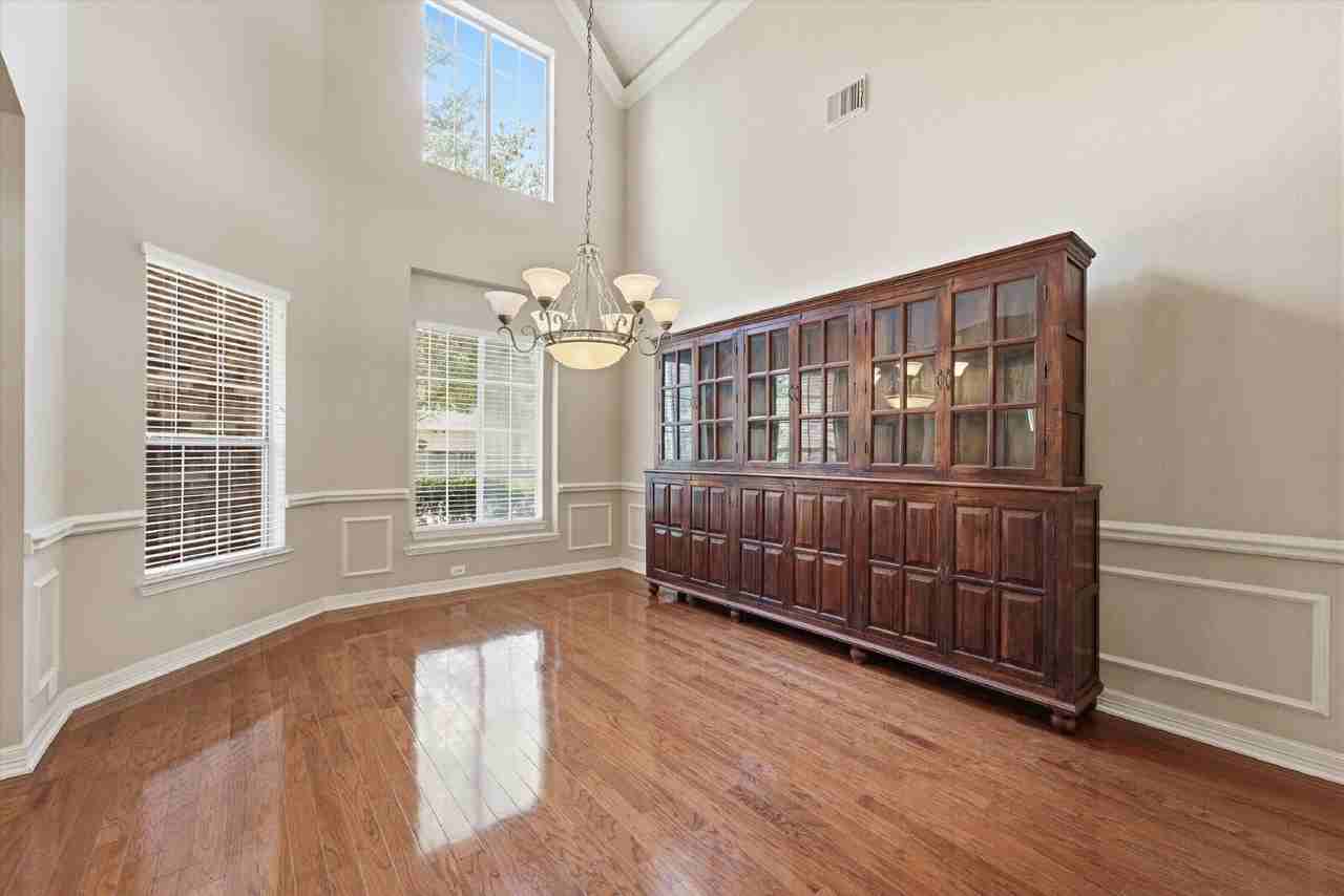 7610 Hampton Bay Ln - Photo 4 of 21